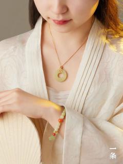 众筹丨若羌黄口和田玉首饰,色如蒸栗,质若云绸,匠心精工雕刻
