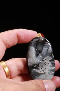 珍藏品,新疆和田玉黑油皮籽料(观音看天下),搭配天然和田玉项链,孤品
