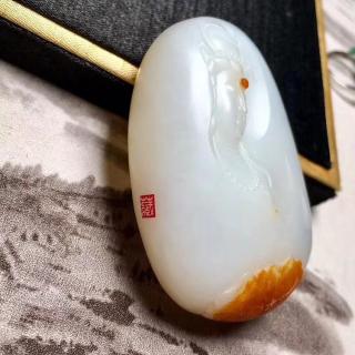 cf489-266 新疆和田玉原皮籽料观音,雕工精致,温润厚装,玉质如婴儿细